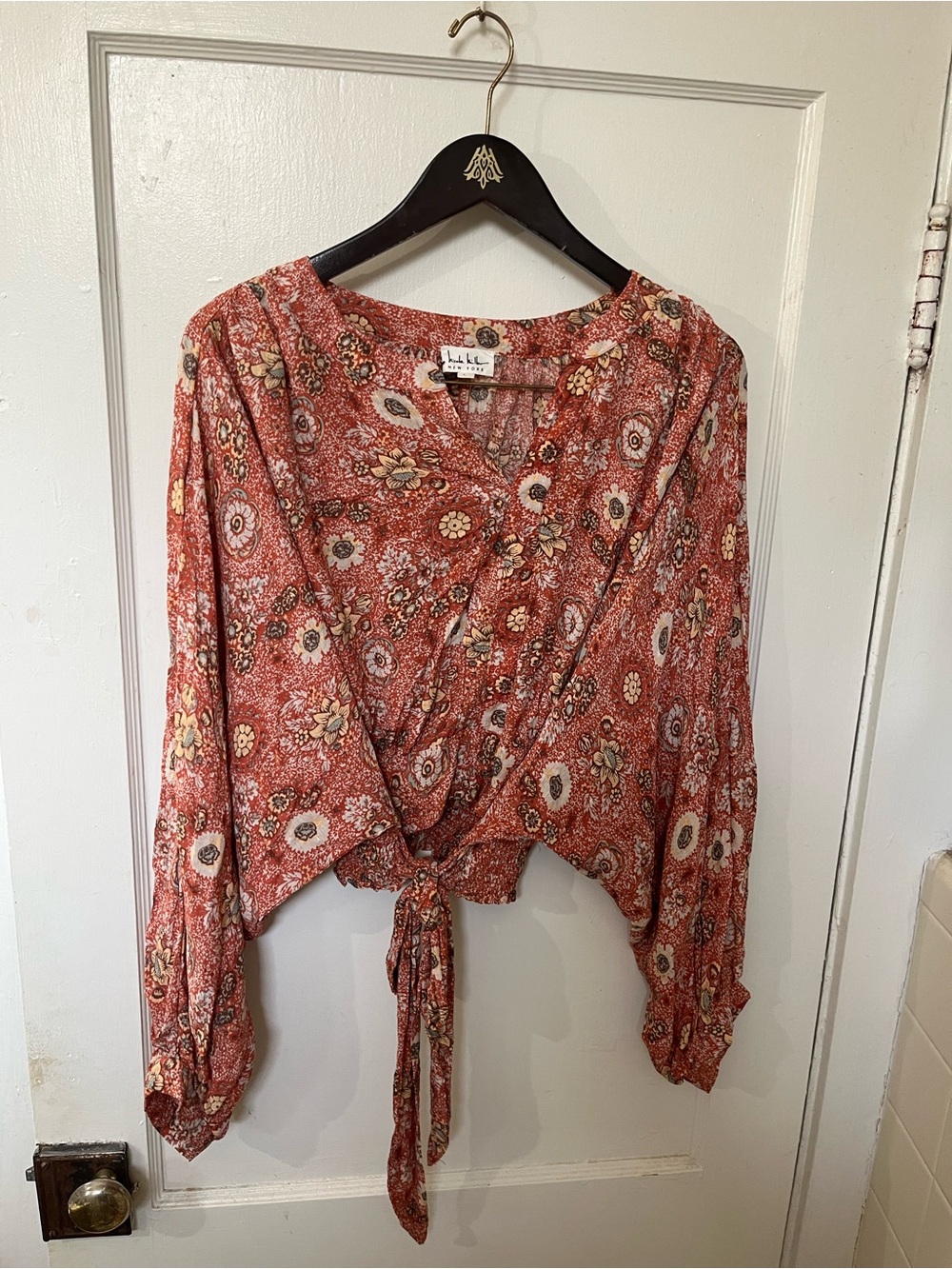 NEW Nicole Miller Boho Floral Crop Tie Waist Peasant Blouse Rust Red L